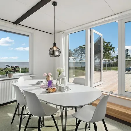 Beautiful In With House Sea View